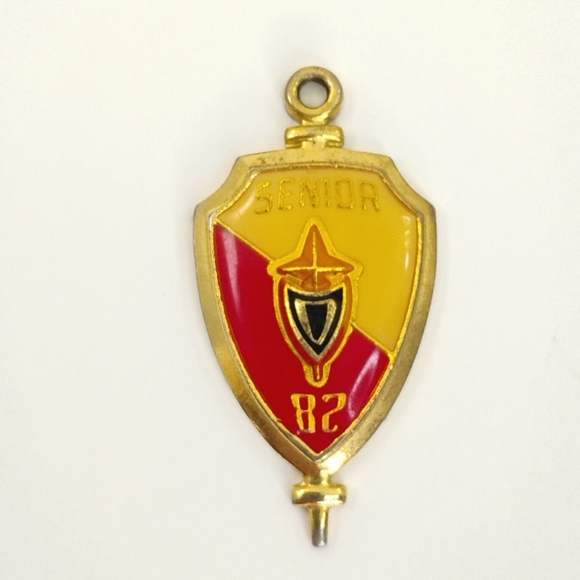 Vintage Jewelry - Senior '82 Graduation Key Pendant 1982 Vintage
